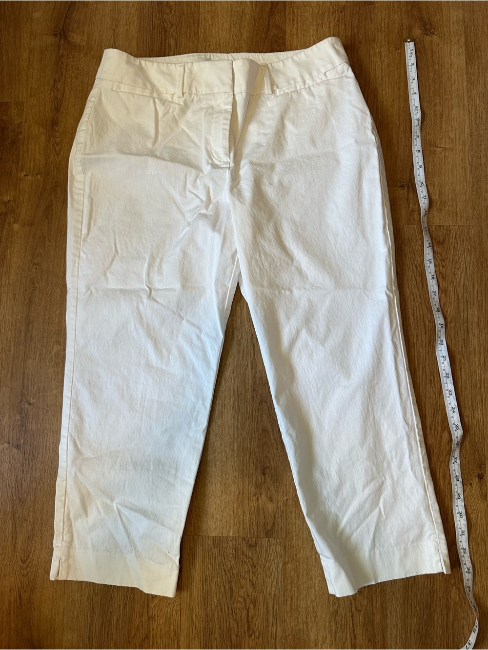 Ann Taylor White Hook-Closure capri pants